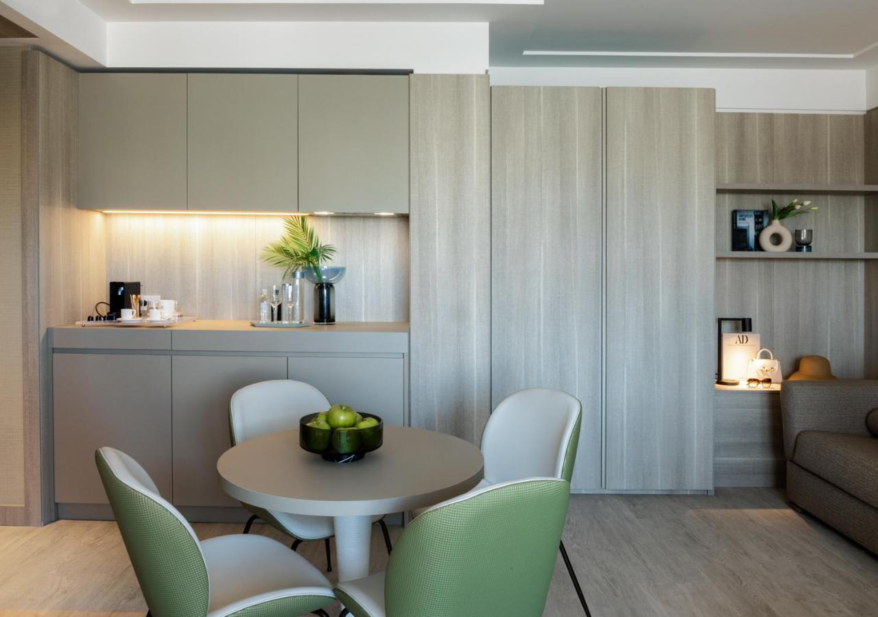 Ceccarini 9 Home Suite Home Riccione Exterior foto