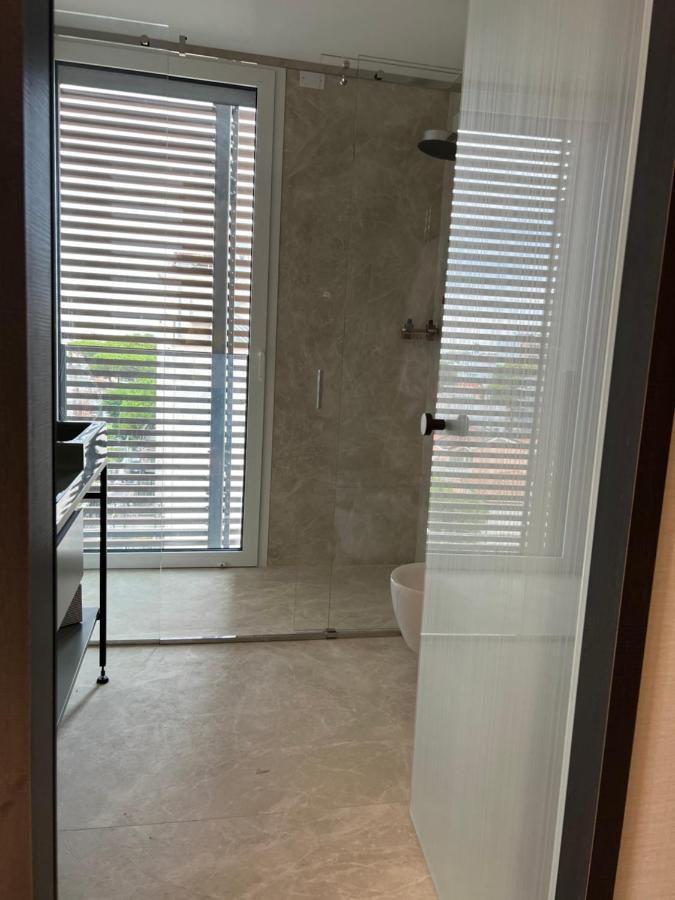 Ceccarini 9 Home Suite Home Riccione Exterior foto